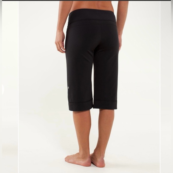 Lululemon Clam Digger II Size 12 Like New - Picture 5 of 8
